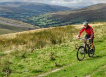 Biking on the Pennine Bridleway