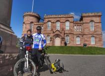 Cyclists at Inverness Castle